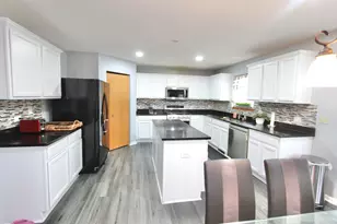 1458 S Wild Meadow Rd, Round Lake, IL 60073 - Photo 13