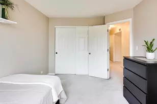 6648 Weather Hill Dr, Willowbrook, IL 60527 - Photo 17