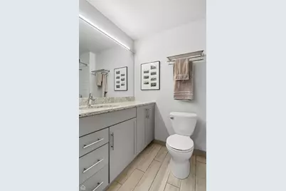 401 E Ontario Street #710, Chicago, IL 60611 - Photo 21