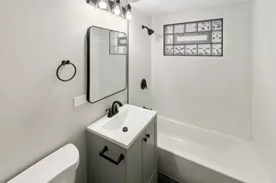 214 N Gay Ct, Glenwood, IL 60425 - Photo 7