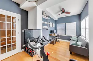 2537 N Hamlin Ave, Chicago, IL 60647 - Photo 11