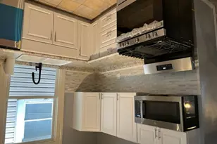 7927 S Burnham Ave, Chicago, IL 60617 - Photo 3