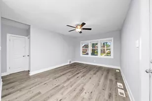 9132 S Saginaw Ave, Chicago, IL 60617 - Photo 3