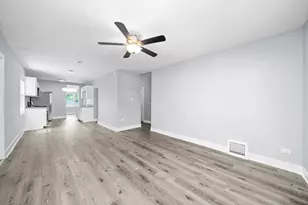 9132 S Saginaw Ave, Chicago, IL 60617 - Photo 5