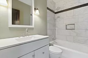 306 Oak Crest St, Waukegan, IL 60085 - Photo 23