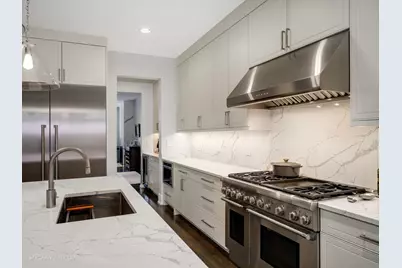 2018 W Lemoyne Street #1W, Chicago, IL 60622 - Photo 9