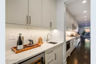 2018 W Lemoyne Street #1W, Chicago, IL 60622 - Photo 7