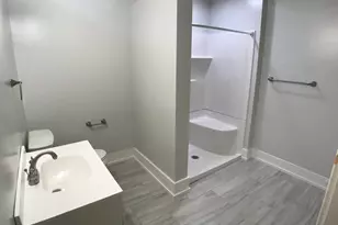 1110 S Main St, Bloomington, IL 61701 - Photo 3