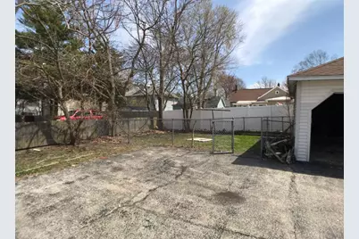 1110 S Main Street, Bloomington, IL 61701 - Photo 5