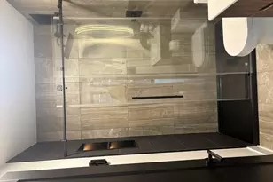 1 E Scott St, Chicago, IL 60610 - Photo 17