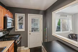 2444 W Berwyn Ave, Chicago, IL 60625 - Photo 7