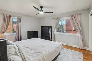 2444 W Berwyn Ave, Chicago, IL 60625 - Photo 11