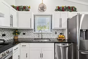 122 W Helen Rd, Palatine, IL 60067 - Photo 9