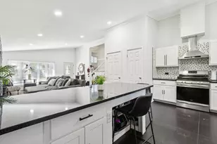 122 W Helen Rd, Palatine, IL 60067 - Photo 11