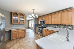 1883 Faxon Dr, Montgomery, IL 60538 - Photo 9