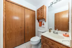 11 Warner Cir, Lemont, IL 60439 - Photo 9