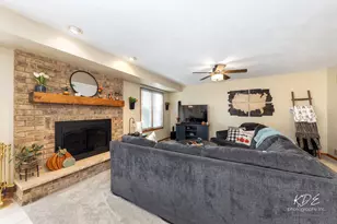 11 Warner Cir, Lemont, IL 60439 - Photo 5