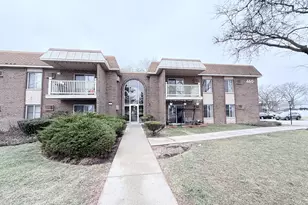 460 N Wilke Rd, Palatine, IL 60074 - Photo 1