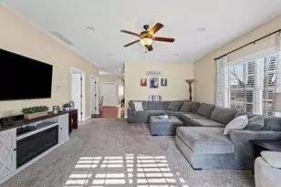 207 E School St, Royal, IL 61871 - Photo 7