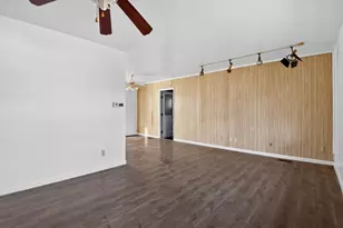 127 S Scottswood Dr, Urbana, IL 61802 - Photo 9