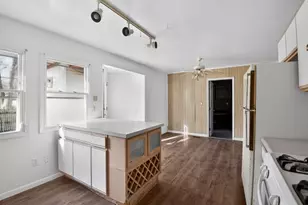 127 S Scottswood Dr, Urbana, IL 61802 - Photo 11