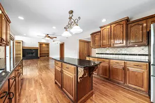 1344 Cantigny Ct, Naperville, IL 60565 - Photo 7
