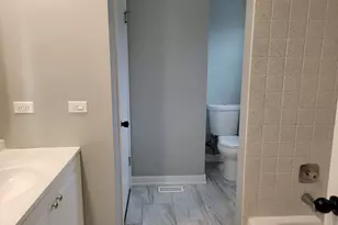 1001 E Callero Cir, Mount Prospect, IL 60056 - Photo 7