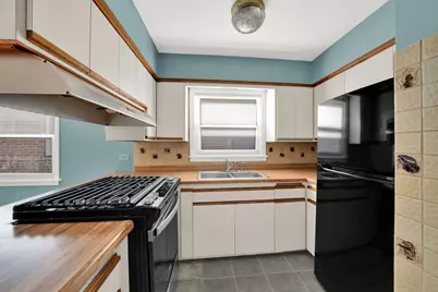 5630 S Melvina Avenue, Chicago, IL 60638 - Photo 5