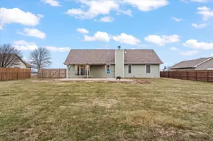426 E Newton St, Mansfield, IL 61854 - Photo 25
