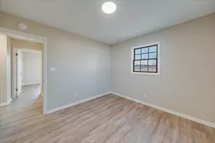 306 E Cedar St, Leroy, IL 61752 - Photo 17