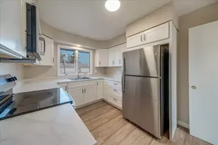 306 E Cedar St, Leroy, IL 61752 - Photo 7