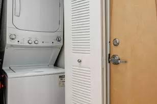 758 N Larrabee St, Chicago, IL 60654 - Photo 17