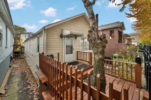 1404 W Fuller St, Chicago, IL 60608 - Photo 3