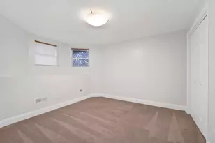 3638 N Hoyne Ave, Chicago, IL 60618 - Photo 19