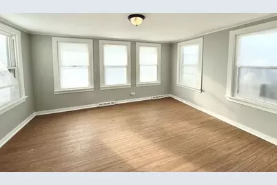 205 E 142nd Place, Dolton, IL 60419 - Photo 5