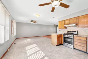 365 Washington Blvd, Hoffman Estates, IL 60169 - Photo 11