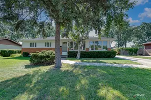 365 Washington Blvd, Hoffman Estates, IL 60169 - Photo 3