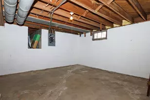 611 E Olive St, Bloomington, IL 61701 - Photo 41