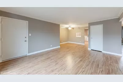 9423 Bay Colony Drive #2S, Des Plaines, IL 60016 - Photo 5
