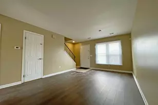 1674 Shamrock Ct, Aurora, IL 60505 - Photo 3