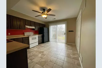 1674 Shamrock Court, Aurora, IL 60505 - Photo 5