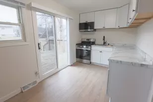 2820 N Elmwood Ave, Waukegan, IL 60087 - Photo 5