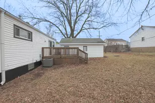 2820 N Elmwood Ave, Waukegan, IL 60087 - Photo 23