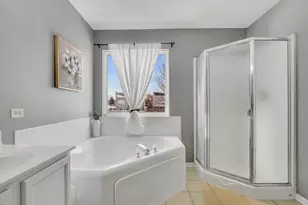 90 N Inverness Ct, Round Lake, IL 60073 - Photo 27