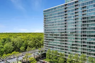 9715 Woods Dr, Skokie, IL 60077 - Photo 3