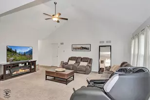 6092 Stone Mill Dr, Bourbonnais, IL 60914 - Photo 5