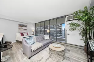 300 N State St, Chicago, IL 60654 - Photo 9