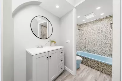 300 N State Street #5225, Chicago, IL 60654 - Photo 13