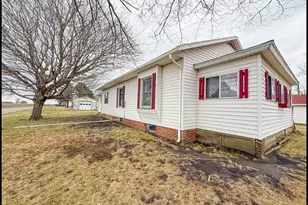 408 W Franklin St, Fithian, IL 61844 - Photo 3