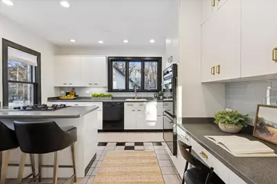 579 Lee Street, Glen Ellyn, IL 60137 - Photo 15